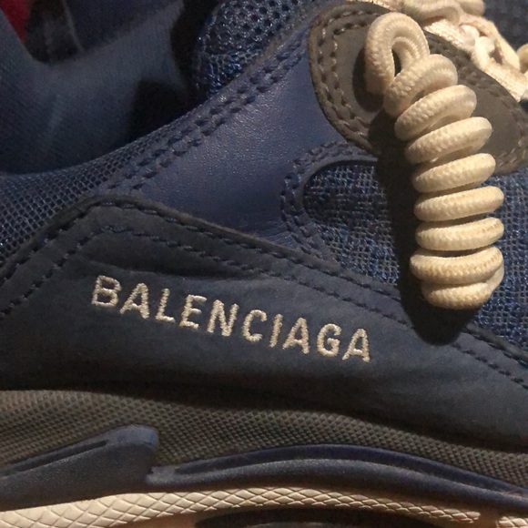 100% authentic Balenciaga triple S sneakers - Picture 6 of 11